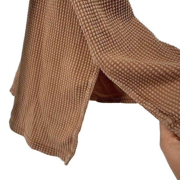 Aerie Offline Waffle Knit Thermal Reindeer Run Graphic Brown Size S Relaxed Fit - Picture 7 of 10